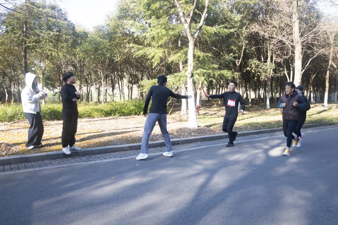 回望2024 启航2025 | 九州酷游2025年度战略年会顺利召开 回望2024 启航2025 | 九州酷游2025年度战略年会顺利召开